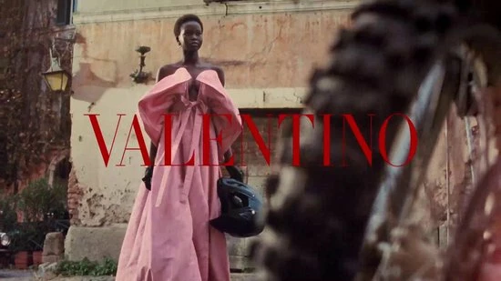 Valentino Born In Roma Yellow Dream Uomo Eau De Toilette 100ml 2 Valentino Born In Roma Yellow Dream Uomo Eau De Toilette 100ml - Afbeelding 2