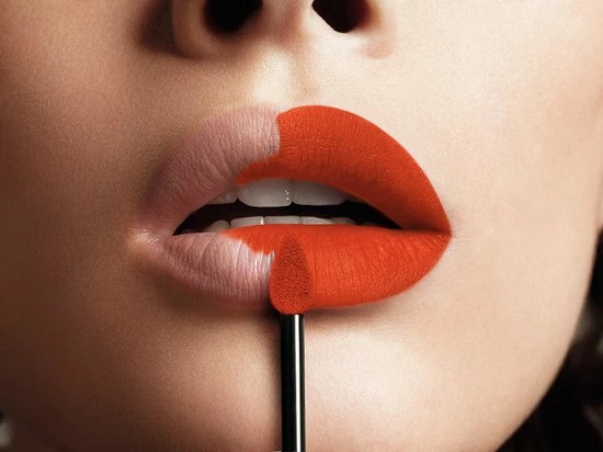 L?Or?al Paris L'Or Al Paris Rouge Signature Lippenstift - 127 I Revolutionize - Rood - Matte Vloeibare Lipstick 4 L?Or?al Paris L'Or Al Paris Rouge Signature Lippenstift - 127 I Revolutionize - Rood - Matte Vloeibare Lipstick - Afbeelding 4