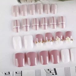 Beauty Nepnagels Taupe 24 Stuks + Plakstrips | Plaknagels | Startskit Nails | Nagel Tips | Nail Art Nagel Decoratie | 24 Stuks