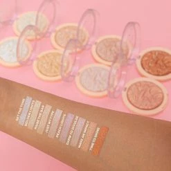 Makeup Revolution - Reloaded Highlighter Peach Lights 15 Makeup Revolution - Reloaded Highlighter Peach Lights -L’Oréal Paris SHOP 550x550 121
