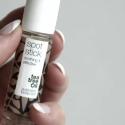 Australian Bodycare Tea Tree Olie Stick - Tea Tree Stick Tegen Onzuiverheden Voor Vlekjes, Puistjes En Een Vette, Acne-gevoelige Huid Met Australische Tea Tree Olie Van Hoge Kwaliteit (goedgekeurd Door Farmaceuten), 3 X 9 Ml. 15 Australian Bodycare Tea Tree Olie Stick - Tea Tree Stick Tegen Onzuiverheden Voor Vlekjes, Puistjes En Een Vette, Acne-gevoelige Huid Met Australische Tea Tree Olie Van Hoge Kwaliteit (goedgekeurd Door Farmaceuten), 3 X 9 Ml. -L’Oréal Paris SHOP 550x550 157