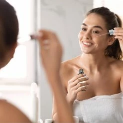 Naera Vitamine C Serum 30 ML - Gezichtsserum Met Vitamine E & Hyaluronzuur - Beschermt Tegen Acne / Littekens / Pigmentatie / Anti Rimpel / Anti Aging - Geschikt Voor Gezicht - Gezichtsverzorging / Huidverzorging - Hydraterend Skincare -L’Oréal Paris SHOP 550x550 598