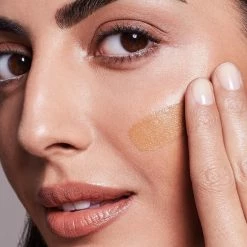 Max Factor Radiant Lift FD - 77 Golden Tan -L’Oréal Paris SHOP 550x687 2