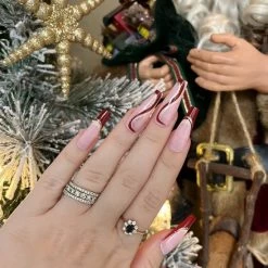 Merkloos Rode Gouden Nagels - Plaktabs - Plaknagels - Kerst - Lang -L’Oréal Paris SHOP 550x733 20