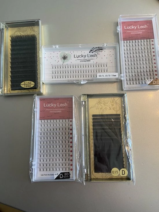 Lucky Lashes 5 Doosjes Oefen Wimpers - Pre-Made Volume Fans Russian Volume One By One - Oefenwimpers - Wimperextensions Wimper Extensions - Nepwimpers 1 Lucky Lashes 5 Doosjes Oefen Wimpers - Pre-Made Volume Fans Russian Volume One By One - Oefenwimpers - Wimperextensions Wimper Extensions - Nepwimpers