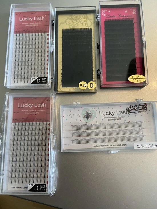 Lucky Lashes 5 Doosjes Oefen Wimpers - Pre-Made Volume Fans Russian Volume One By One - Oefenwimpers - Wimperextensions Wimper Extensions - Nepwimpers 4 Lucky Lashes 5 Doosjes Oefen Wimpers - Pre-Made Volume Fans Russian Volume One By One - Oefenwimpers - Wimperextensions Wimper Extensions - Nepwimpers - Afbeelding 4